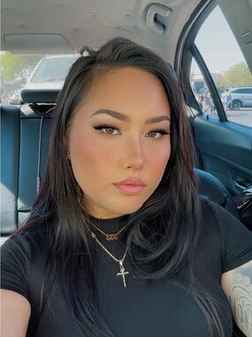 Meet your Posher, Kiana